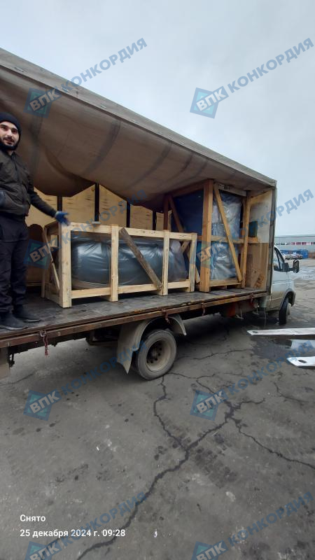 Отгрузка компрессора ZAMMER SK30-8 и ресивера Remeza РВ 900.10.10 в г. Краснодар